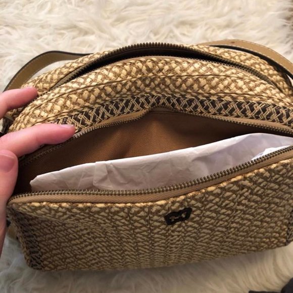 Eric Javits Courbe Squishee Zip Crossbody Bag - Picture 3 of 6